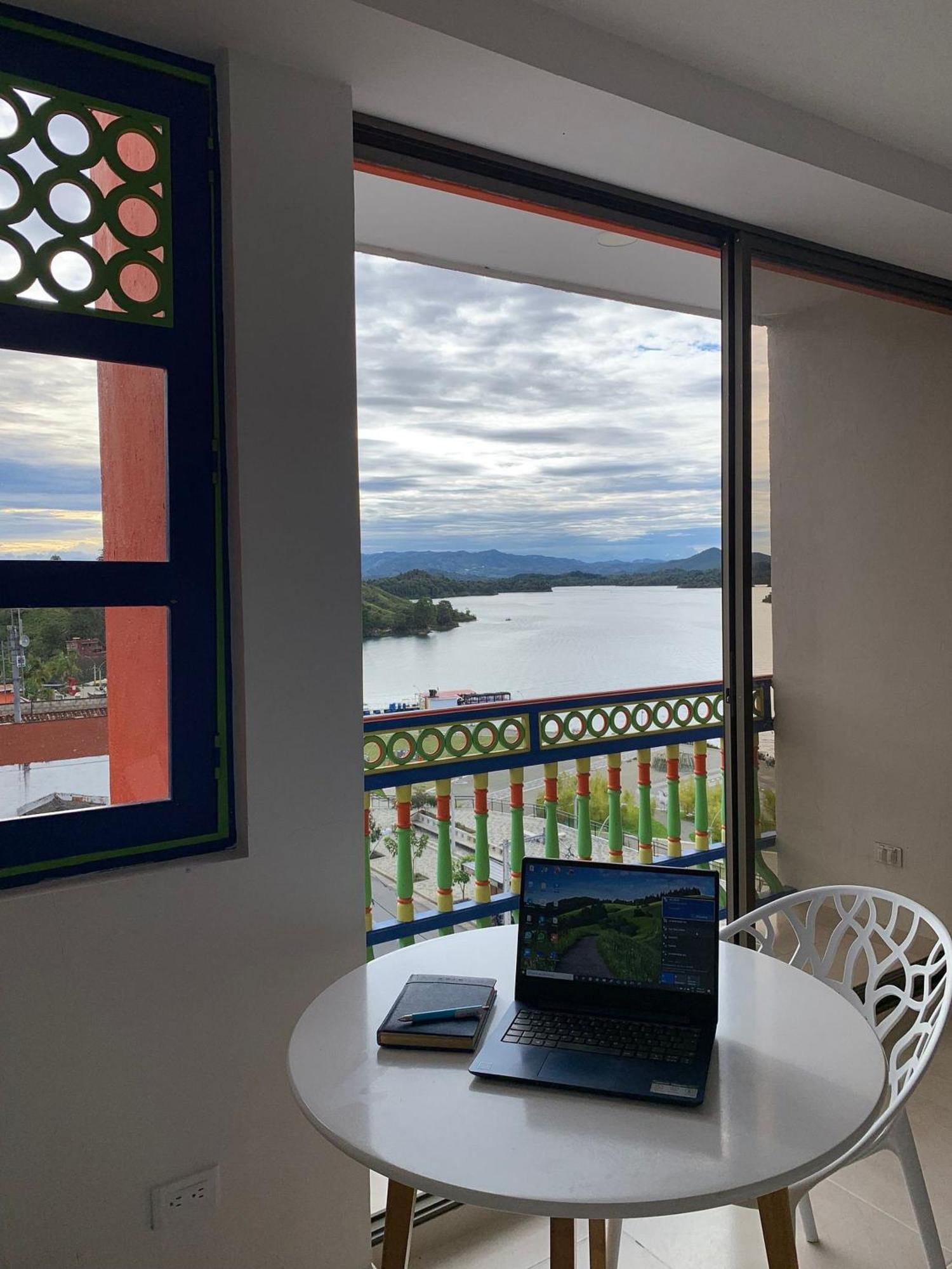 Apartamentos San Jose Vistal Al Lago, Cerca Del Parque. Guatape. ภายนอก รูปภาพ